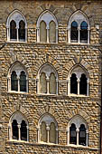 Volterra Piazza dei Priori - Dettaglio dei palazzi posti sul lato Nord della piazza. 